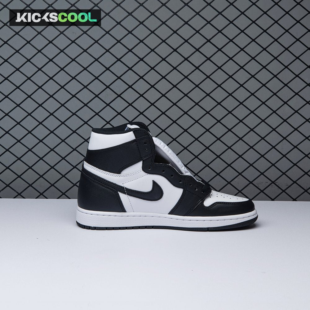 Jordan 1 Retro Black White 555088-010 Unisex