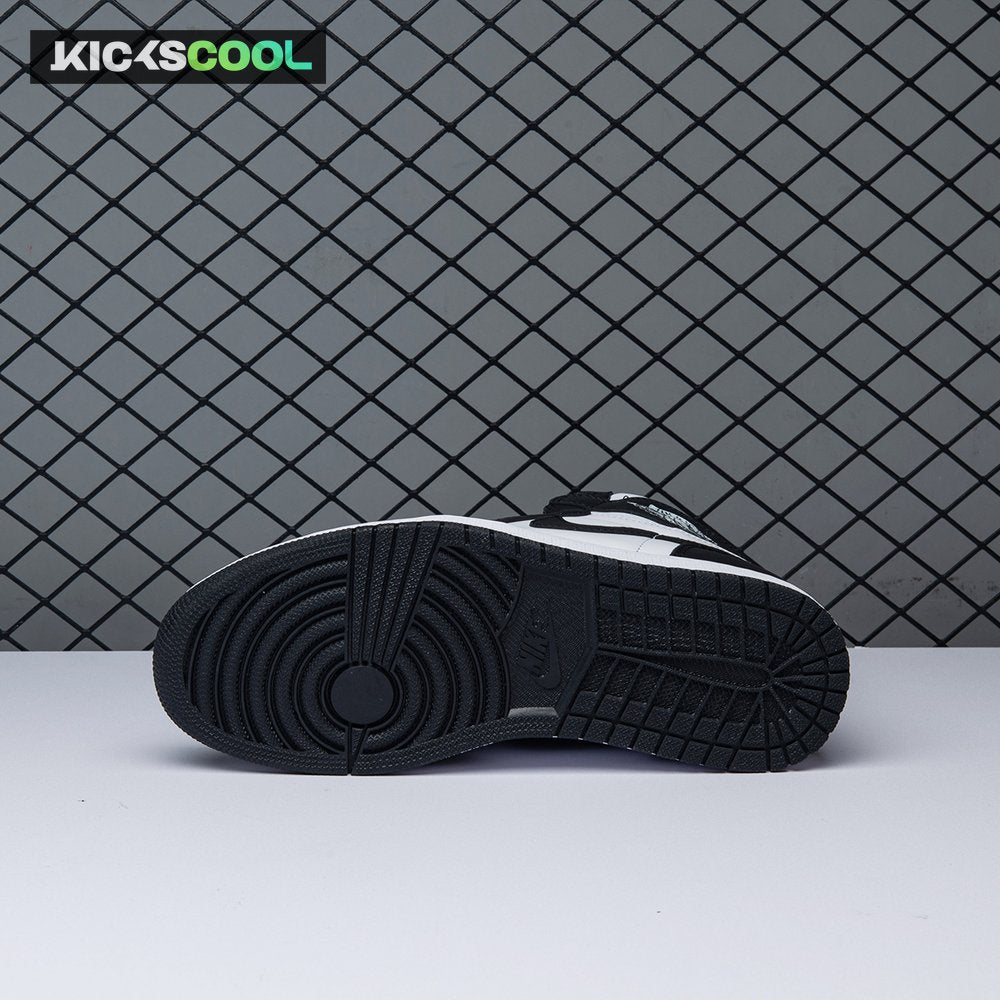 Jordan 1 Retro Black White 555088-010 Unisex