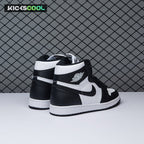 Jordan 1 Retro Black White 555088-010 Unisex
