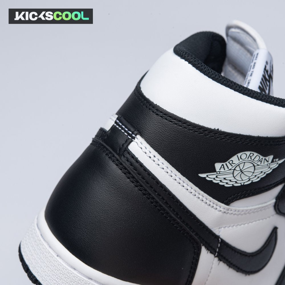 Jordan 1 Retro Black White 555088-010 Unisex