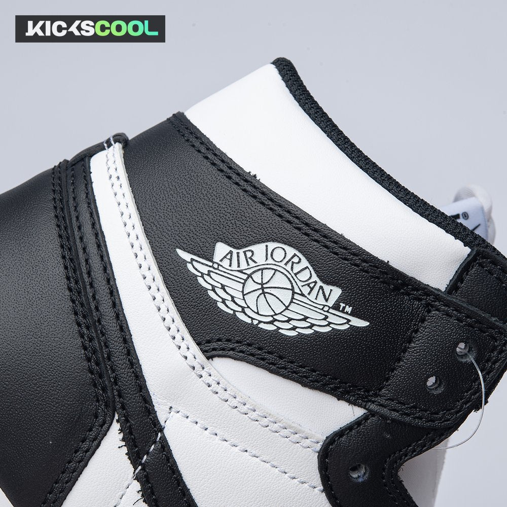 Jordan 1 Retro Black White 555088-010 Unisex