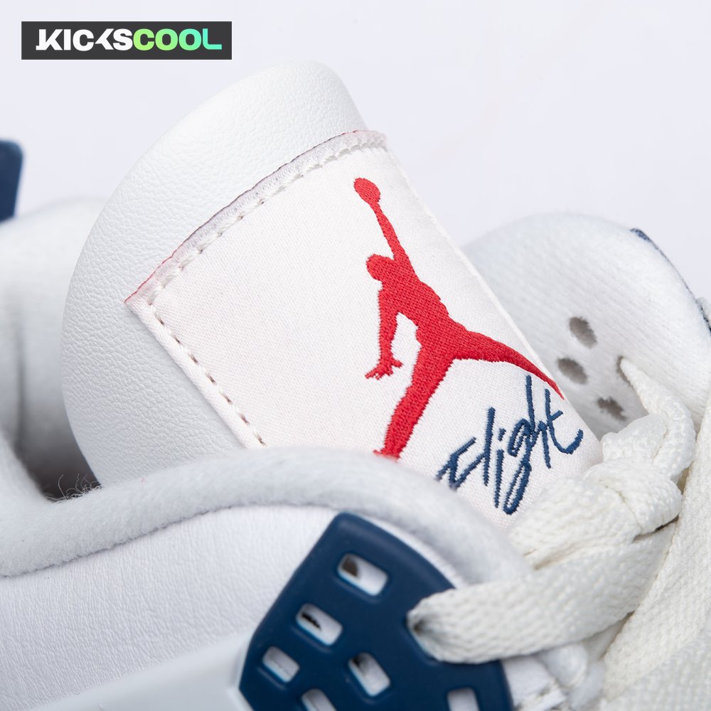 Jordan 4 SB "Summit White/Navy" DR5415-100 Unisex