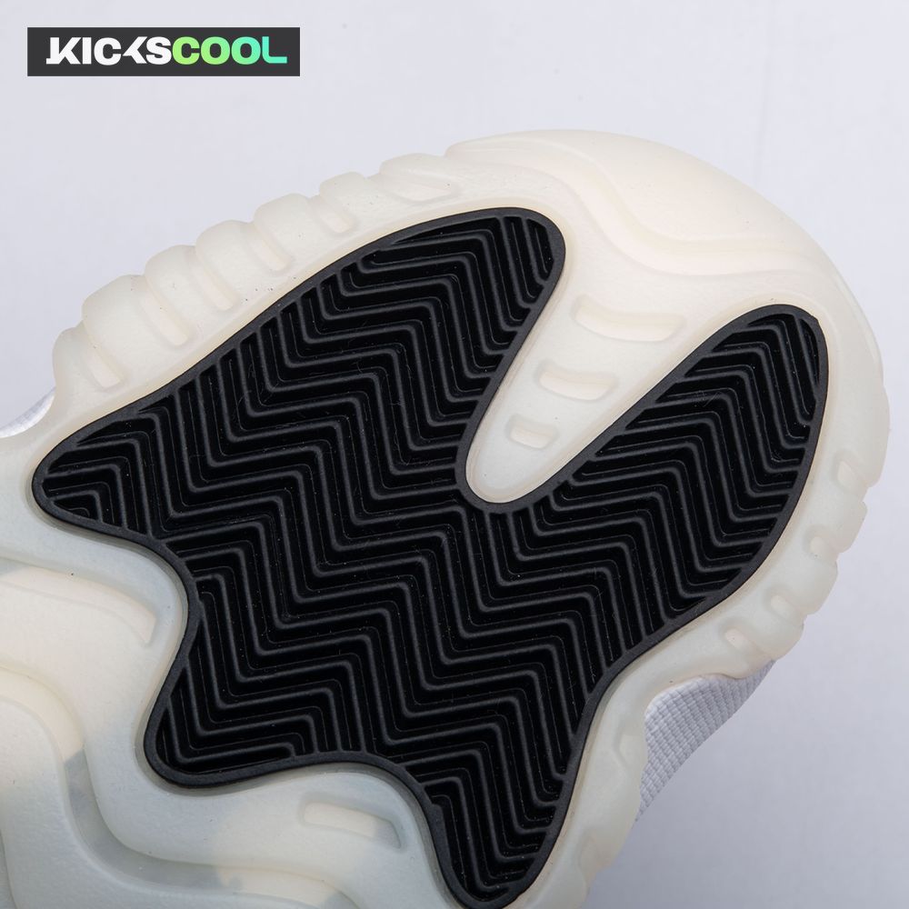 Jordan 11 Retro Low Snake Light Bone CD6846-002 Unisex